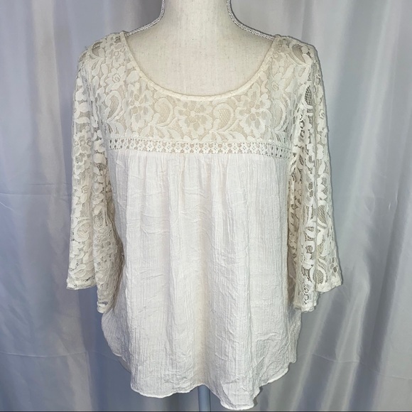 Gianni Bini Tops - Gianni Bini Flowy Cream Blouse - Size XL